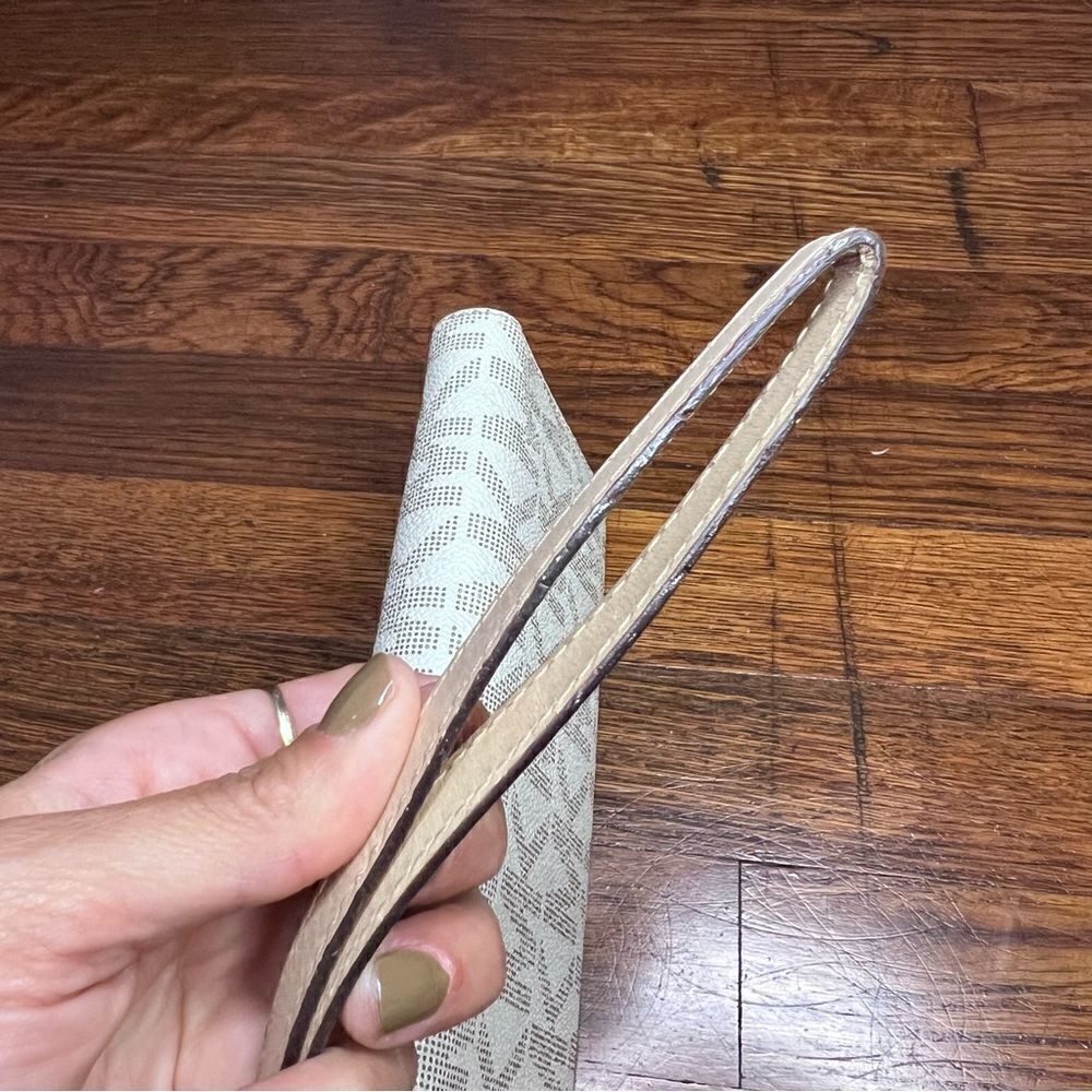 Michael Kors Tan and Beige Wristlet Long Wallet - Picture 4 of 14